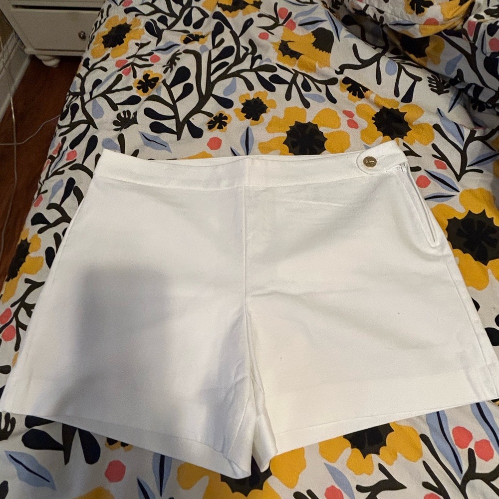 Michael Kors white short shorts new w/o tags size 14.